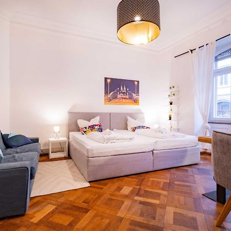 Stayinn "Heart Of The City" Suite Freiburg im Breisgau Buitenkant foto