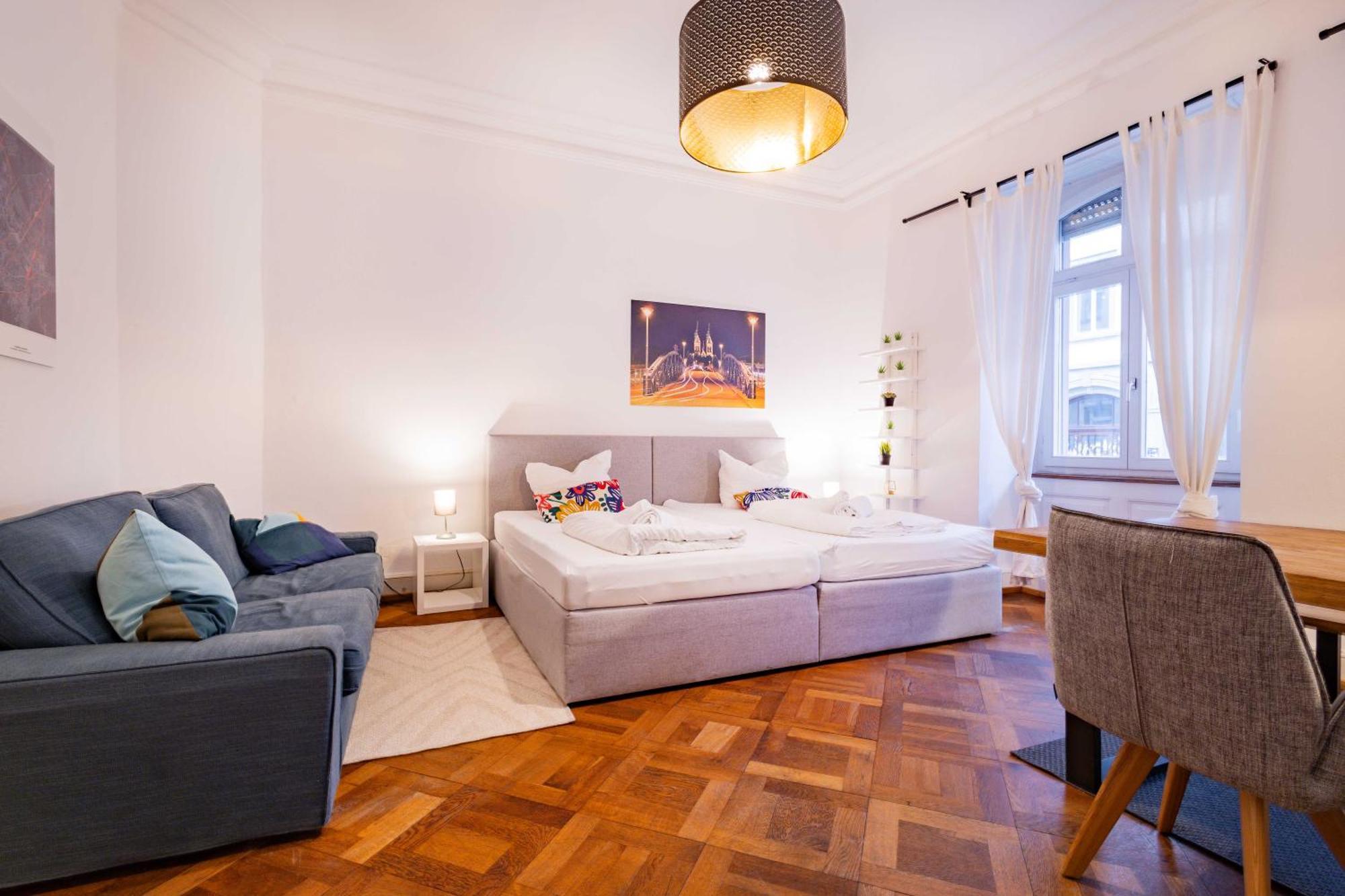 Stayinn "Heart Of The City" Suite Freiburg im Breisgau Buitenkant foto