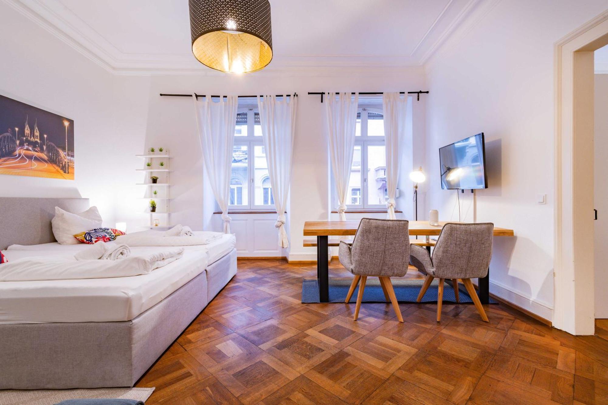 Stayinn "Heart Of The City" Suite Freiburg im Breisgau Buitenkant foto