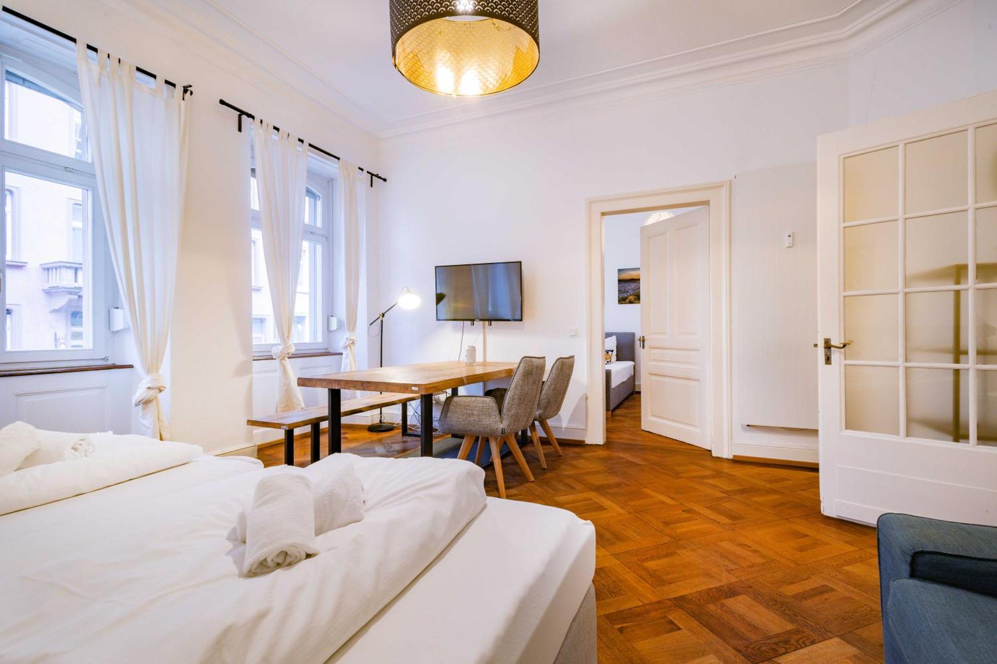 Stayinn "Heart Of The City" Suite Freiburg im Breisgau Buitenkant foto